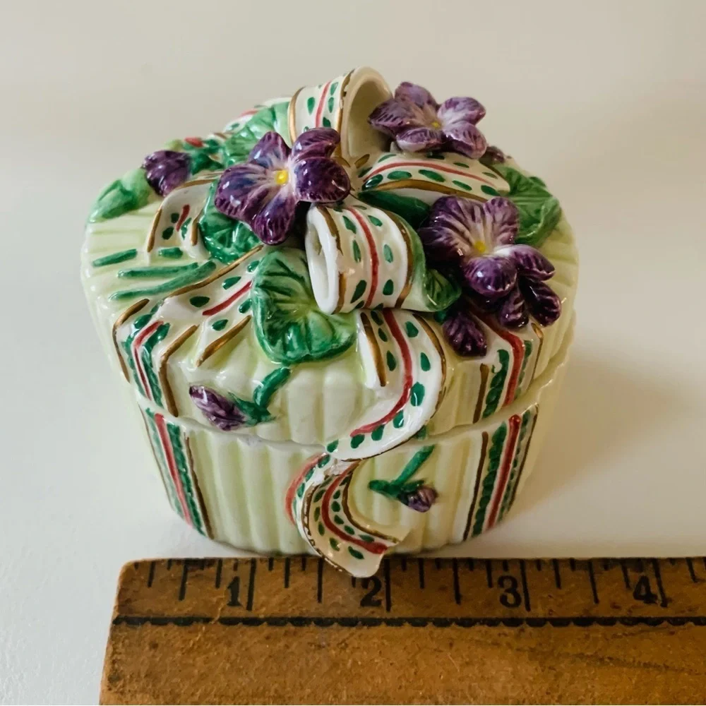 Fitz and Floyd trinket box
